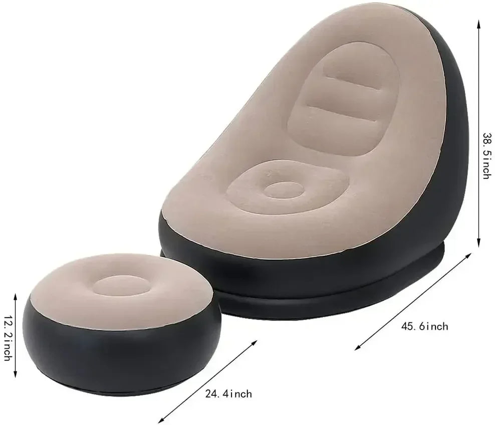 Chaise longue gonflable avec repose-pieds.