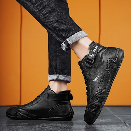 Bottines de grande taille à la mode pour hommes.