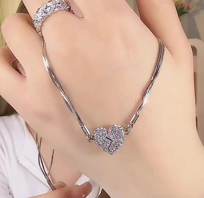 Collier d'amour magnétique luxueux et élégant.