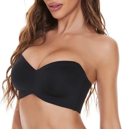 Soutien-gorge ampliforme avec bretelles amovibles.