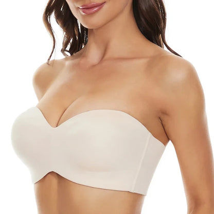 Soutien-gorge ampliforme avec bretelles amovibles.